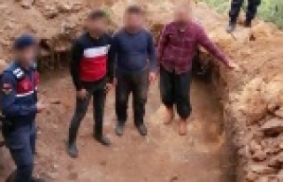 Sokağa çıkma yasağını fırsat bilen define avcıları...