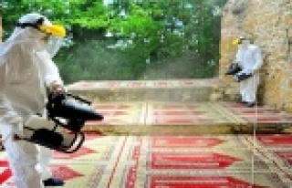 Alanya Belediyesi ibadet alanlarını dezenfekte etti