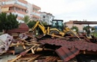 Alanya'da 26 kaçak yapı yıkıldı