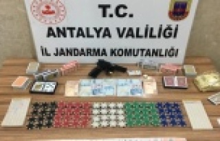 Alanya'da lüks villaya kumar baskını