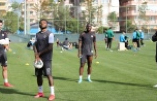 Alanyaspor gruplar halinde çalıştı