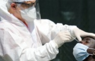 Alanyaspor'lu oyunculara Covid-19 testi yapıldı