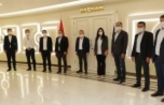 Apaydın ve ekibi başkan Böcek'le görüştü