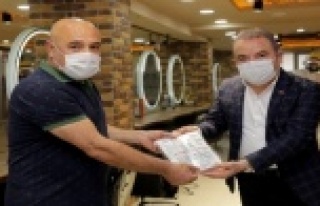 Böcek'ten berber ve kuaförlere destek