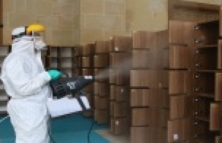 Büyükşehir, camileri Cuma namazına hazırlıyor