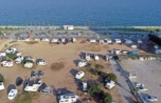 Karavanda denize sıfır izole yaşam, kısıtlamanın...