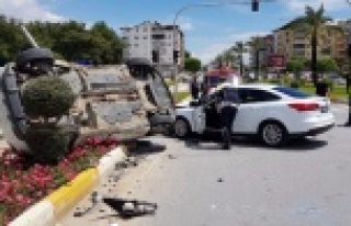 Kazaya karışan otomobil yerden havalanıp takla...