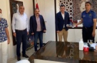 MHP'den Alanya Emniyetine maske hediyesi