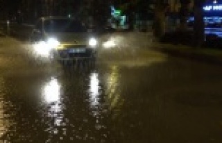 Sağanak yağış etkili oldu