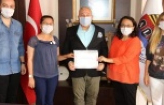 Şahin'den sağlık çalışanlarına jest