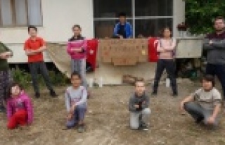 Sokağa çıkamayınca evlerinin bahçesinde Survivor...