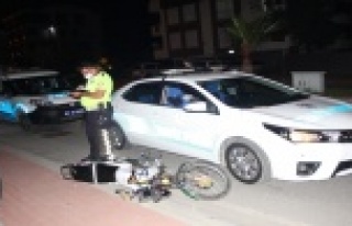 Trafik polisinin 'dur' ihtarına uymayan...