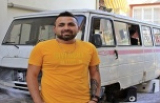 Trafikte ceza yemekten bıkan genç, araçta havuz...