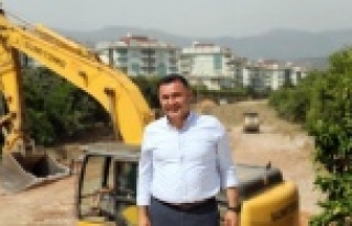 Üç başkan eskiten yolu Yücel açıyor