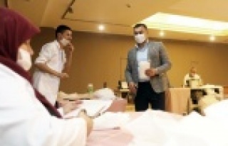 Yücel: Günlük 2 bin maske üretiyoruz