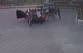 Akaryakıt istasyonunda dehşeti yaşattılar, zorla...