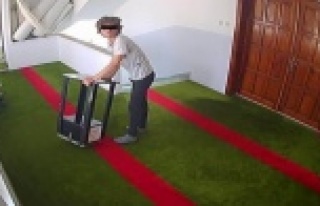 Alanya'da camiden sadaka kutusunu çalarken kameraya...