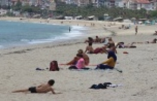 Alanyalılar 2.5 aydır hasret kaldığı denizin...