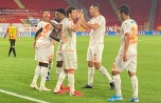 Alanyaspor 90'da 2 puandan oldu