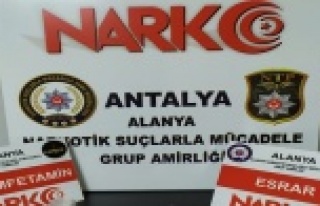 Alanya’ya otomobille uyuşturucu getiren şüpheliler...