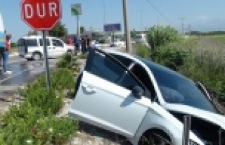Antalya'da trafik kazası: 2 yaralı