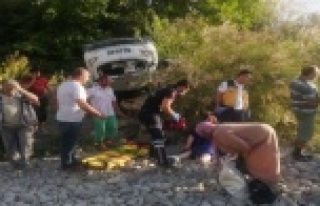 Araçların kafa kafaya çarpıştığı kazada can...