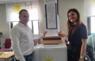 ATASEM Müdürü mü, siyasetçi mi?