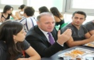 AÜ öğrencilerinin kariyerlerine profesyonel destek