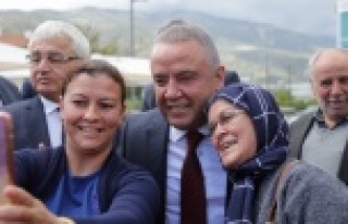 Böcek anketten en başarılı ikinci başkan çıktı