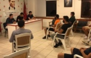 CHP'li gençlerden öğrencilere destek