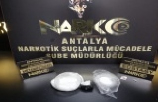 Direksiyon ve şoför koltuğundan uyuşturucu çıktı