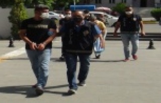 Kendilerini polis savcı olarak tanıtan dolandırıcıları...