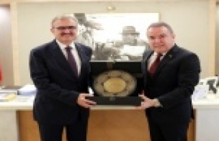 Vali Karaloğlu’ndan Başkan Böcek’e veda ziyareti