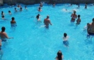 Yüzme havuzlarına dikkat, size de bulaşabilir