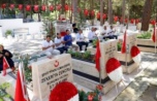 Ak Parti Alanya şehitleri unutmadı