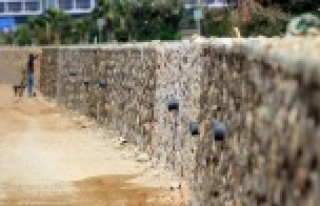 Alanya Belediyesi'nden hizmet duvarı