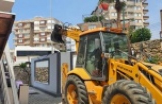 Alanya Belediyesi'nden kaçak yapıya geçit...