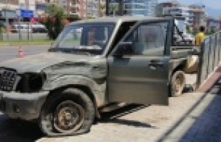 Alanya'da feci kaza! 2 araç birbirine girdi