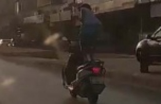 Alanya'da motor üzerinde pes dedirten görüntüler