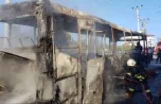 Alanya'da otobüs cayır cayır yandı