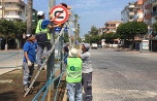 Alanya'da trafik levhaları değişiyor