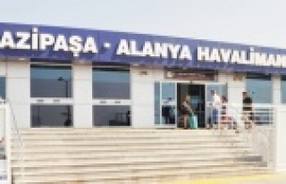 Alanya'dan Ankara'ya gidecek havayolu yolcuları...