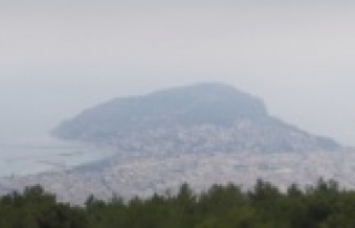 Alanya nem bulutlarına teslim oldu