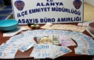 Alanya’da 2 kıraathaneye kumar baskını