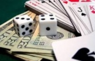 Antalya'da kumar oynayan 21 kişiye 98 bin lira...
