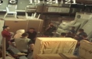 Çamaşır makinesi çalan hırsıza iş yeri çalışanlarından...