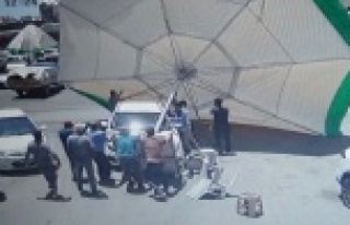 Hortum toptancı halinde ortalığı birbirine kattı