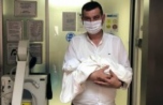 Mustafa Türkdoğan'ın bebek sevinci