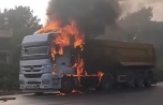 Tır alev topuna döndü