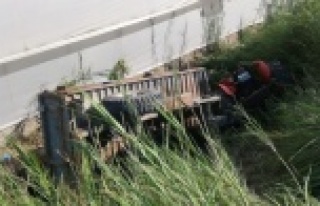 Traktörün altında kalarak feci şekilde hayatını...